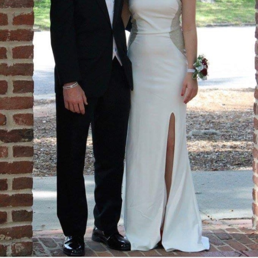 Prom/Formal gown - Picture 4 of 4
